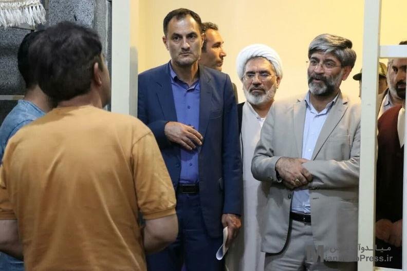 رئیس کل دادگستری آذربایجان غربی از زندان میاندوآب بازدید کرد/ بهره‌مندی ۴۰۰ زندانی از مرخصی